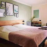 Hotel Drive Point