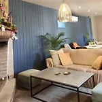 Drive Point Hotel 3*