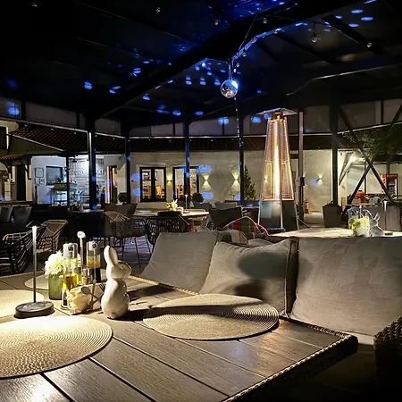 Drive Point فندق 3*