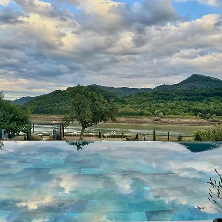 Drive Point فندق