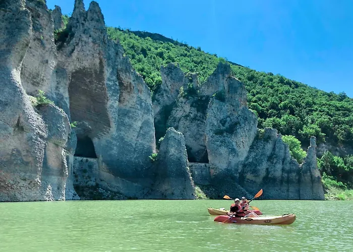 מלון Drive Point 3*