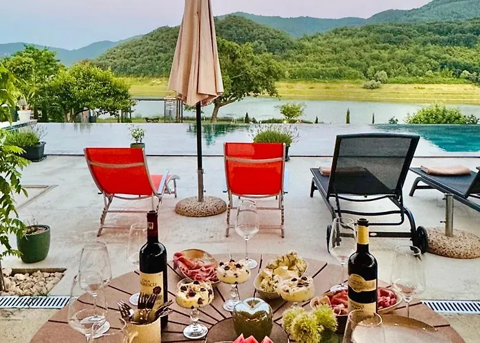 Drive Point فندق