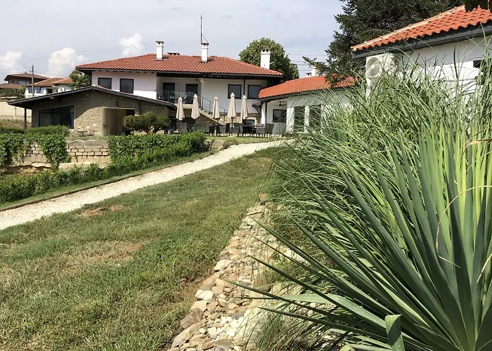 מלון Drive Point 3*